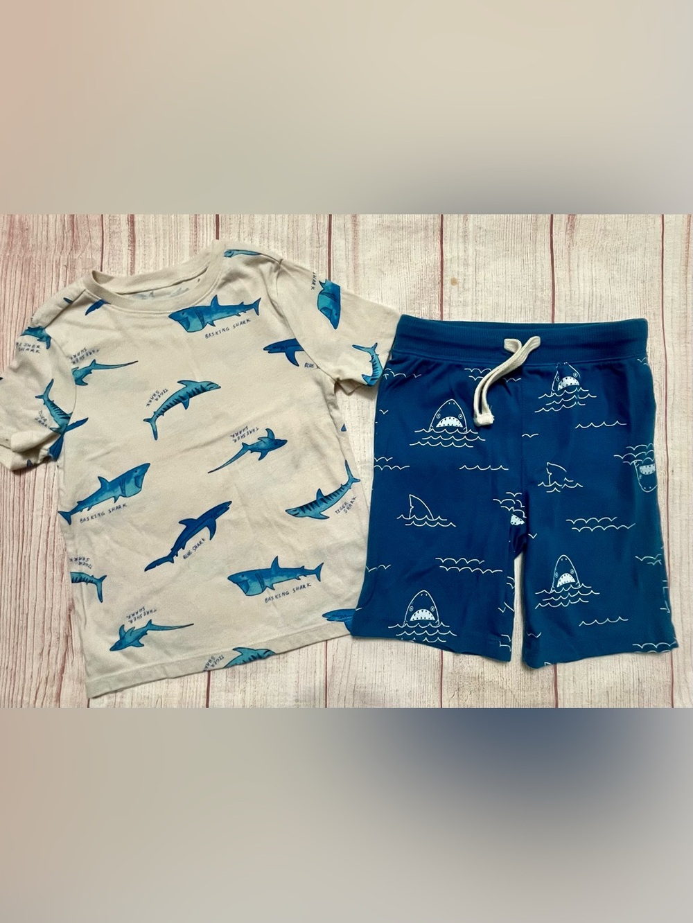 Old Navy 5T Outfit Shorts/Tee Shark Theme